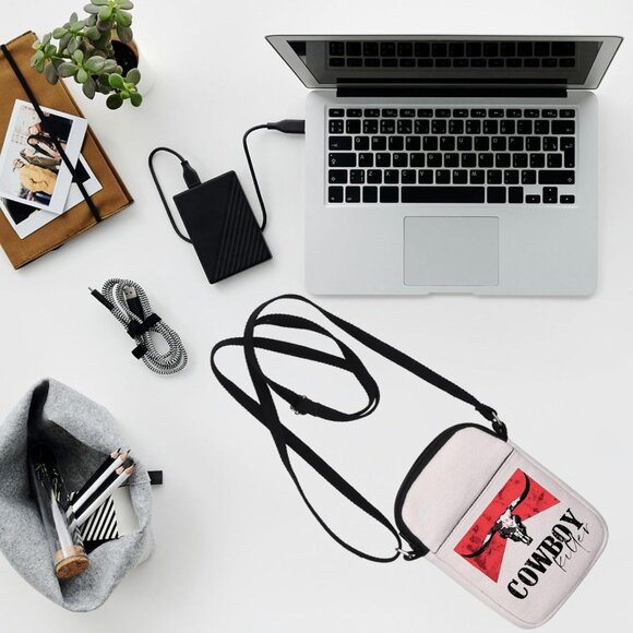 Lightweight Vintage Western Crossbody Purse - Perfect for Everyday Essentials - Picture 7 of 8